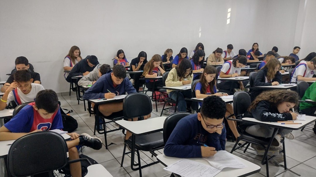 Alunos participam de Olimpíada Br...