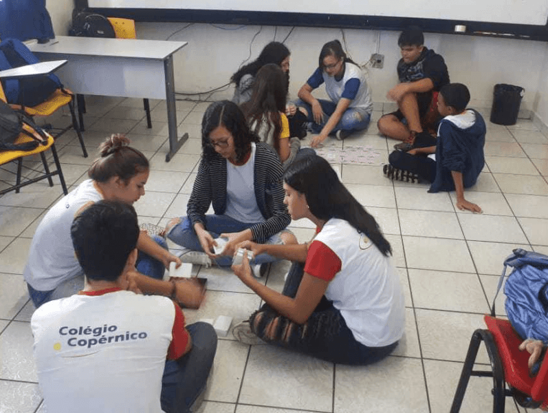 Aula de Química com professor Caio