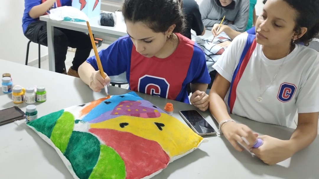 Alunos tem aula sobre Design de produto na PopArt