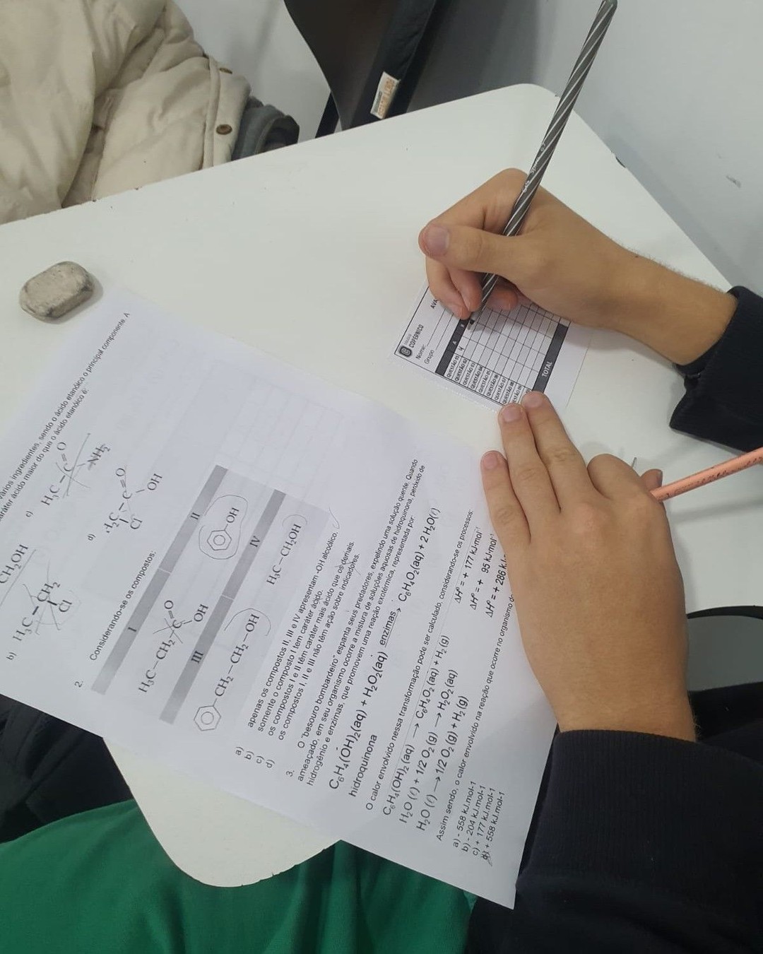 Alunos têm aula prática para desenvolver pensamento crítico