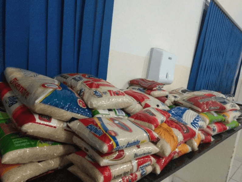 Prova de doação de alimentos na F...