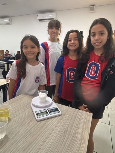 Experiência sobre densidade - 5º Ano A